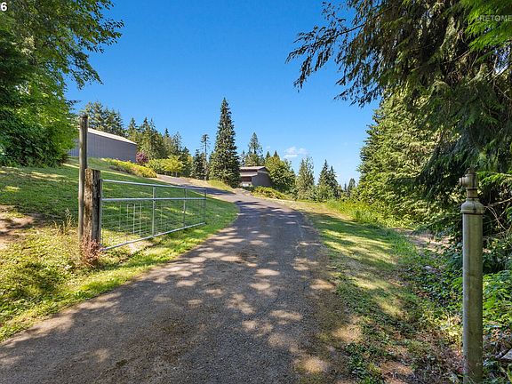 4th image of 26789 NW Saint Helens Rd