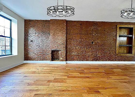 3rd image of 1271 Rogers Ave APT 2