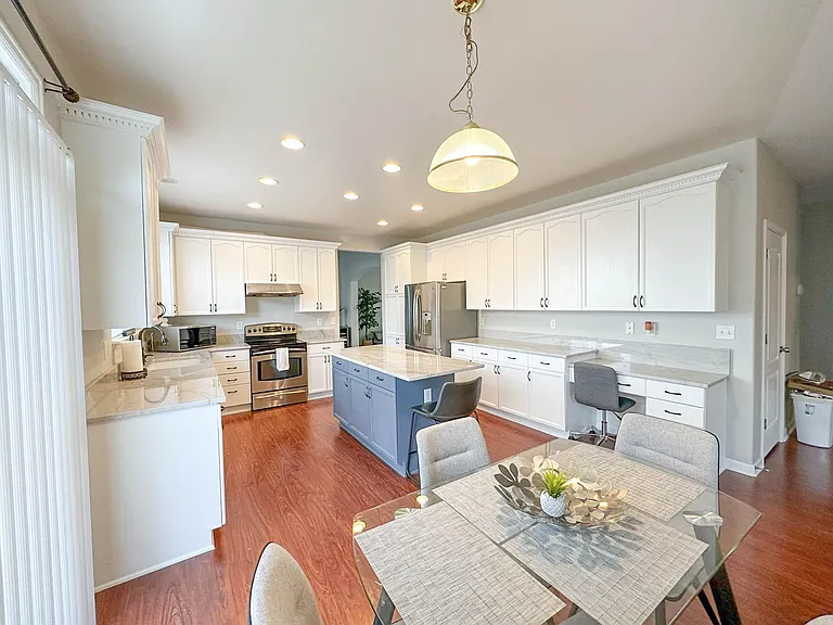 1052 Button Rock Dr — Photo 2