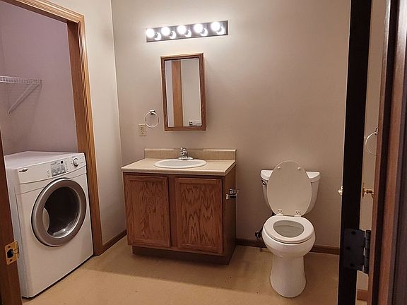 4th image of 118 E Avenue A #305