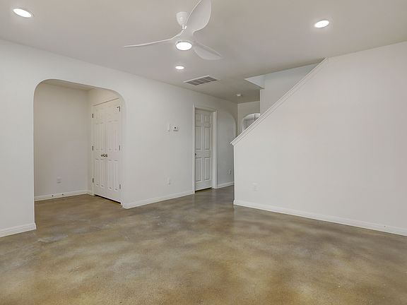 4th image of 4512 Senda Ln