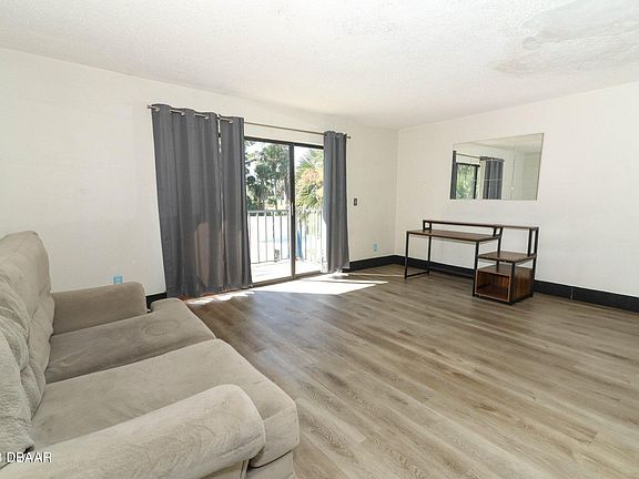 4th image of 1504 Virginia Ave APT 209