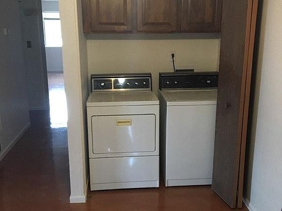 5th image of 940 N Alvernon Way APT A