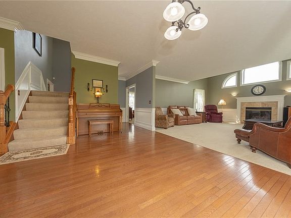 3rd image of 11600 Frostwood Dr