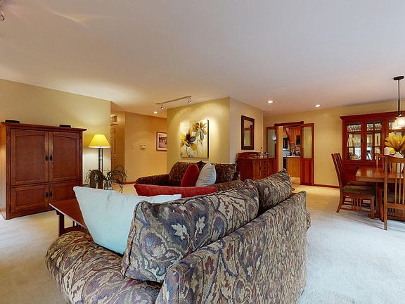 2nd image of 442 Regent Dr