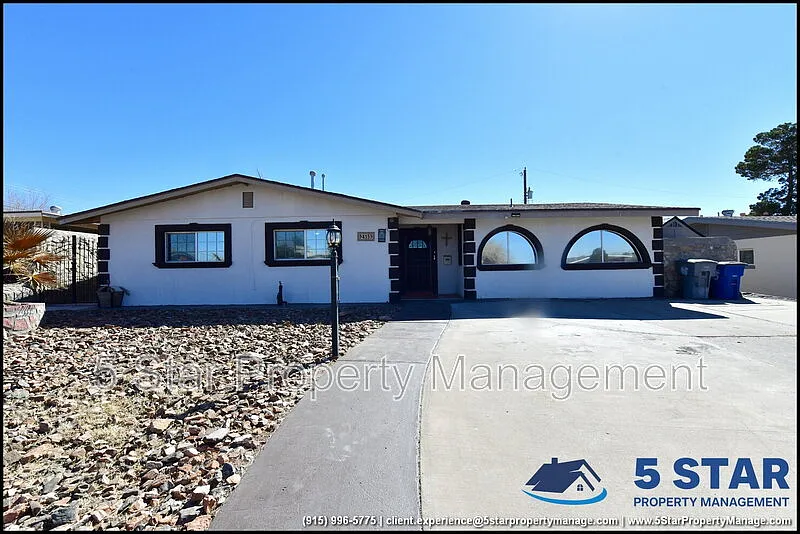 Building Photo - 415 S Balboa Rd