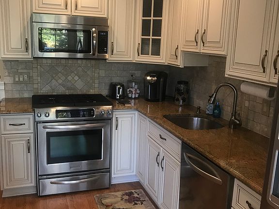 3rd image of 113 Tarpon Dr