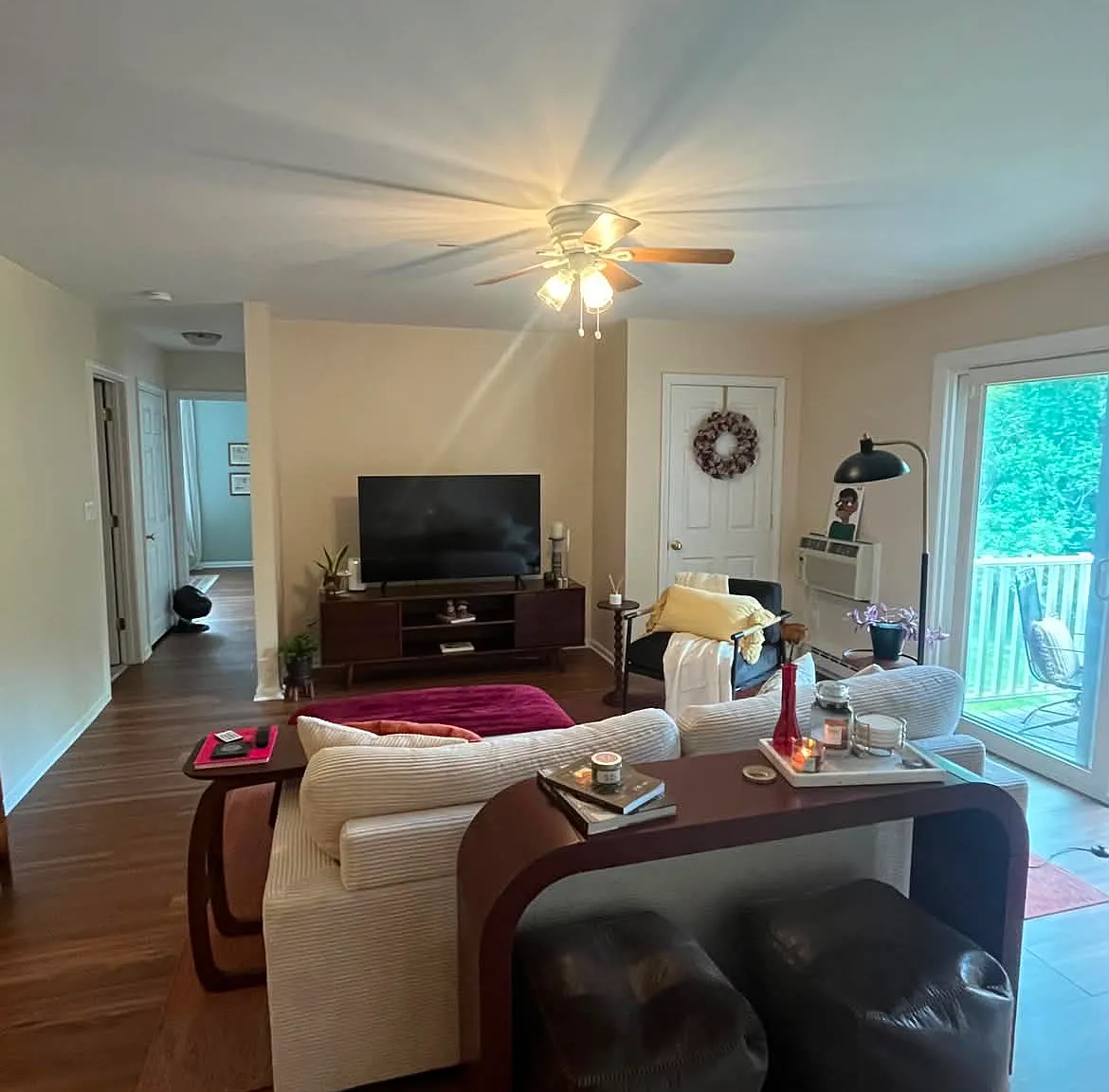 2 bed, 960 sqft, $3,000 — Photo 2