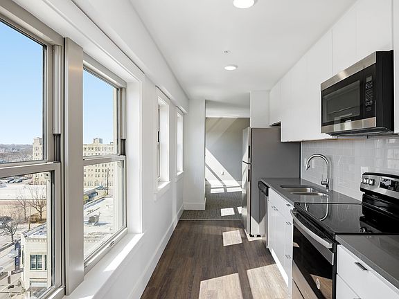 3rd image of 3835 Main St Unit 508