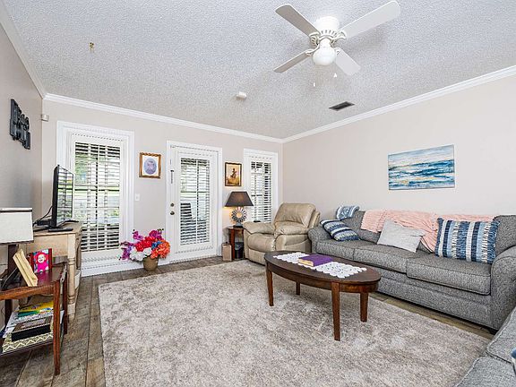 4th image of 1004 S Marion Ave