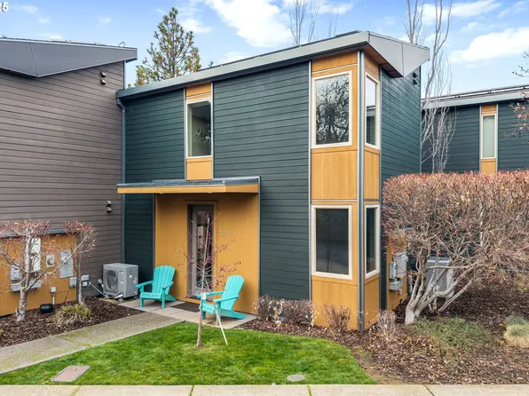 22 Mosier Creek Pl #22, Mosier, OR 97040