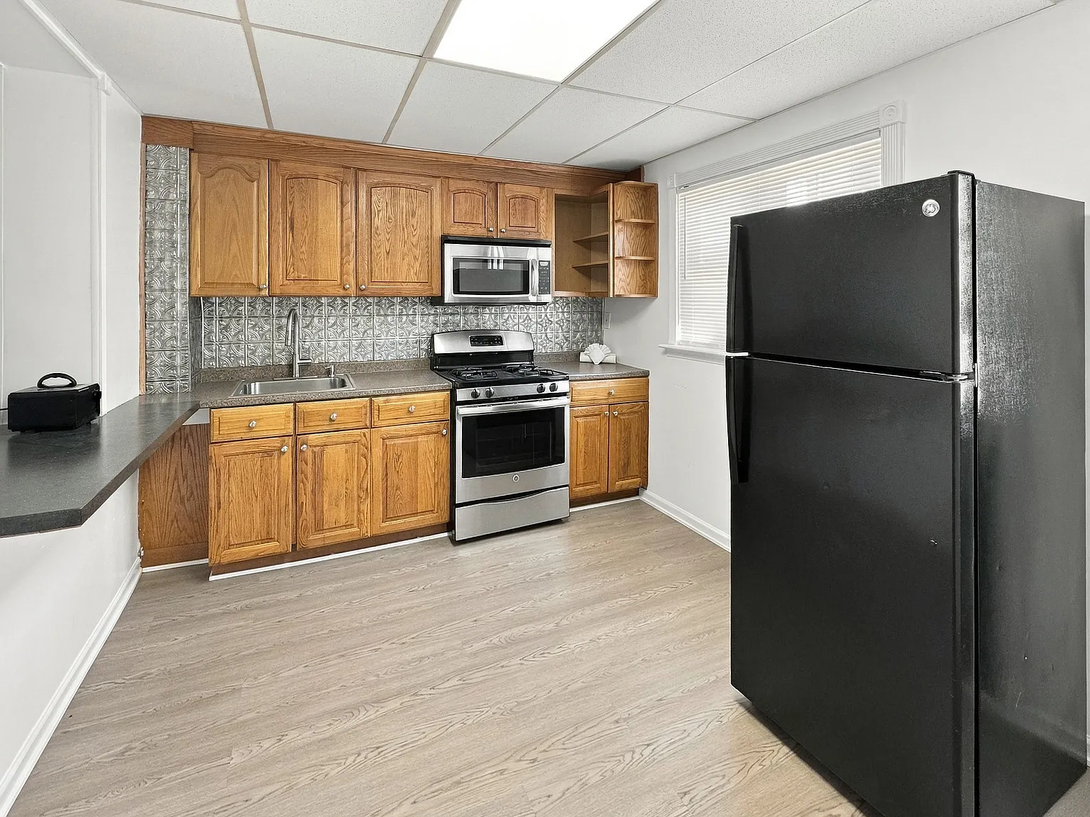 2 bed, 973 sqft, $1,600 — Photo 3