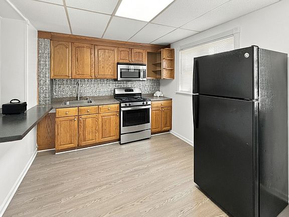 3rd image of 3269 Miller St #1