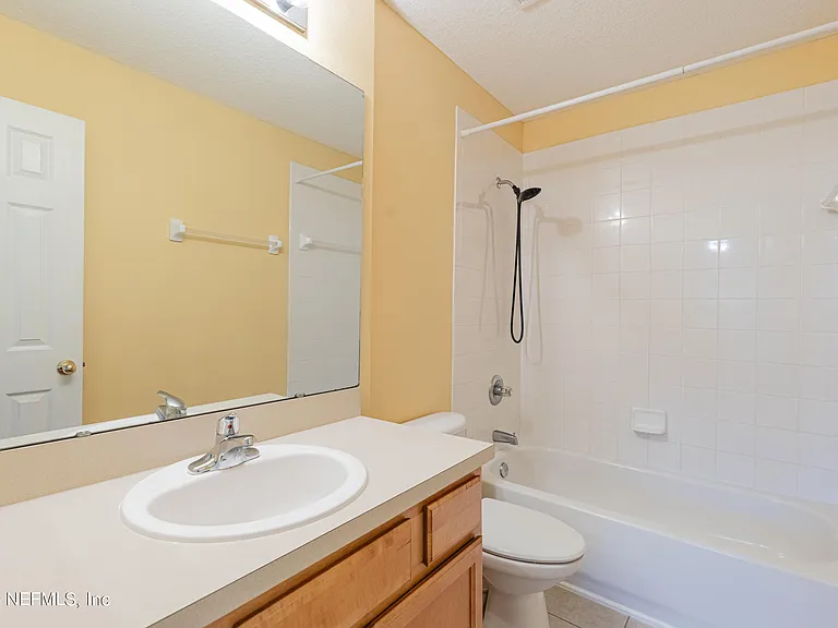 1630 Vineland Cir #B — Photo 31