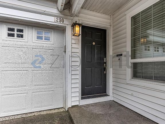 3rd image of 1290 NE Margeaux Pl