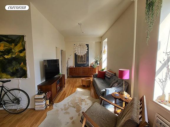 4th image of 101 W 104th St APT 4