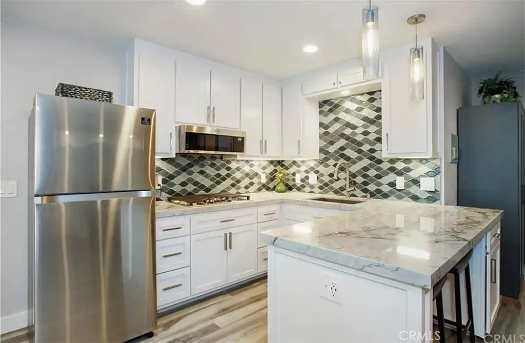 Studio, 475 sqft, $2,300 — Photo 4
