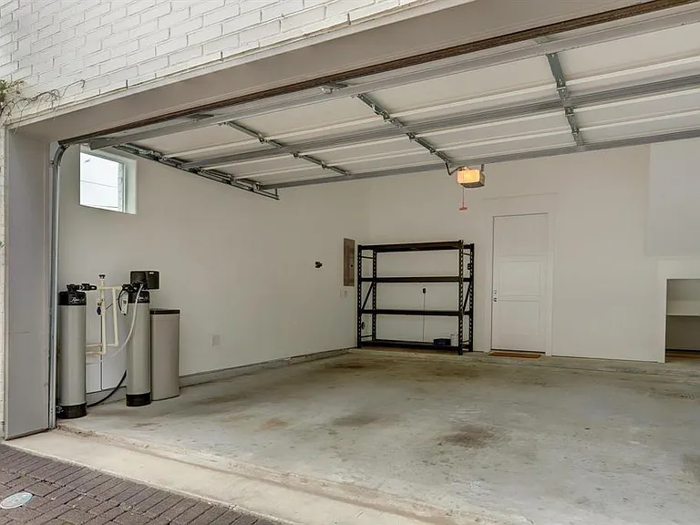 1211 Hickory St #A — Photo 16