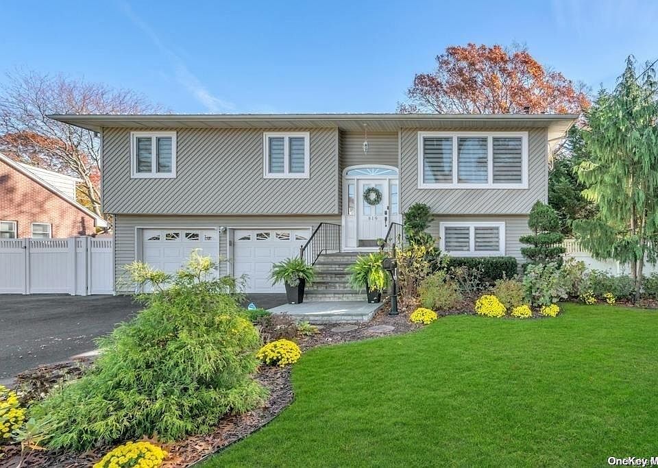1st image of 819 Sandra Avenue