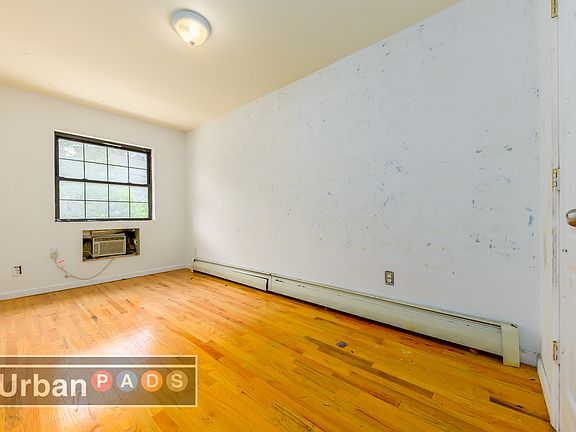 3rd image of 121 Maujer St #1B