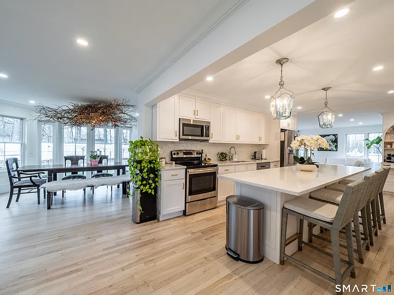 28 Oak St — Photo 18