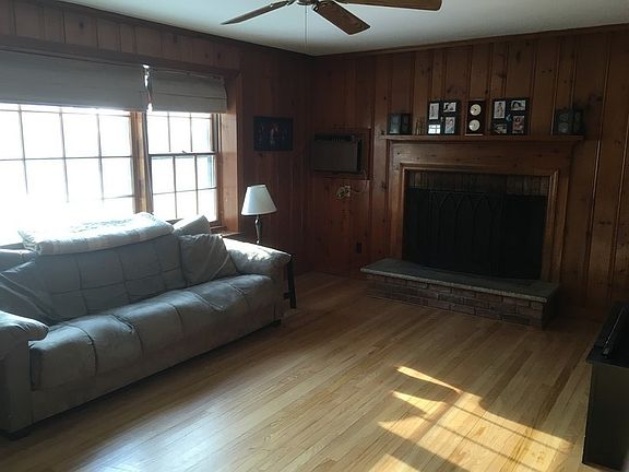 Family Room
						:
						Features a fireplace and built in shelves with storage