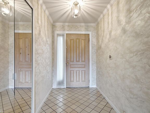 2nd image of 11126 Brougham Dr