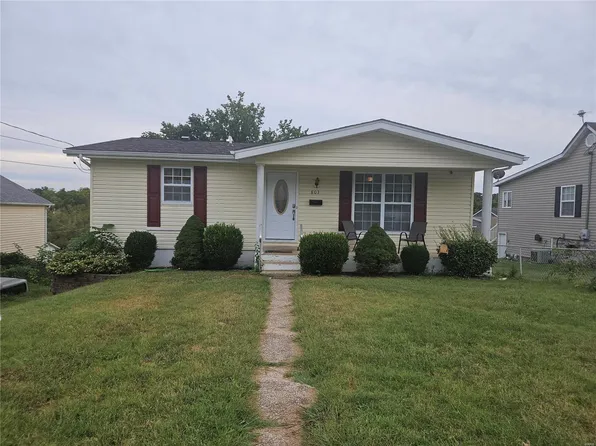 803 Stewart St, De Soto, MO 63020