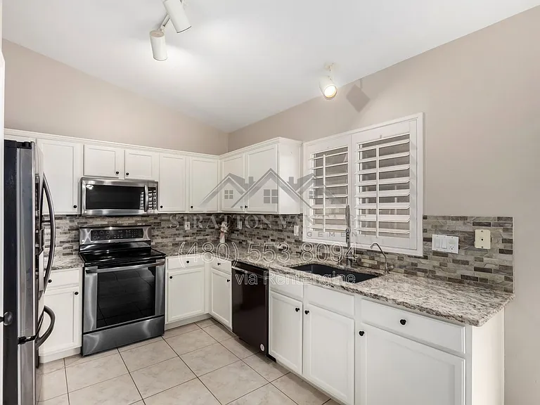 6631 E Rhodes St — Photo 15