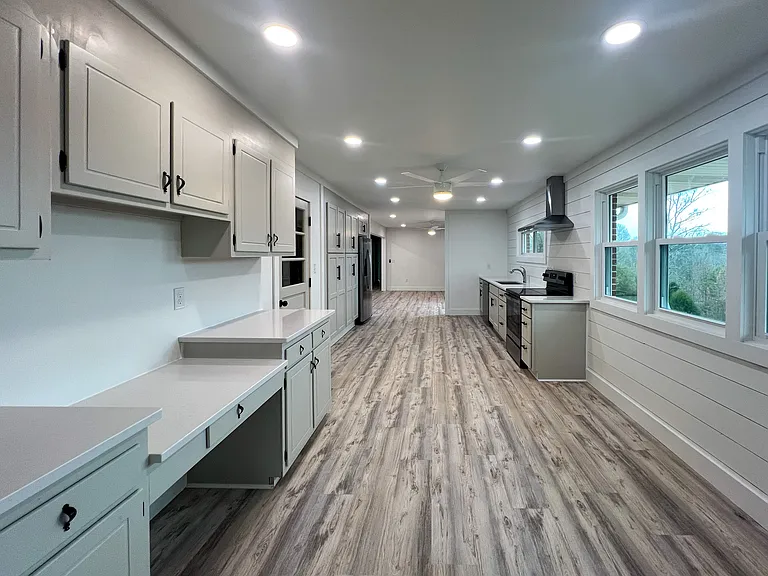 245 N Windy Ridge Rd — Photo 3
