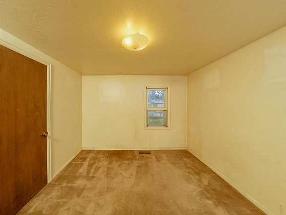 4th image of 201 W Topaz Ave