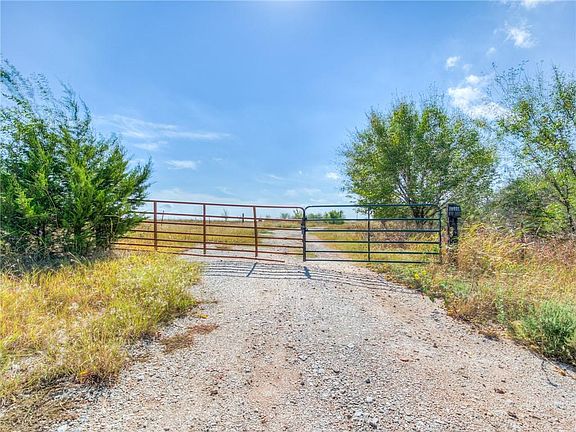2nd image of 7525 E County Road 73