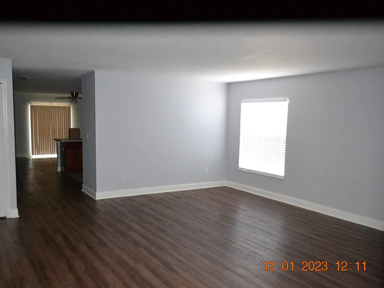 2053 Harcourt Pl — Photo 4
