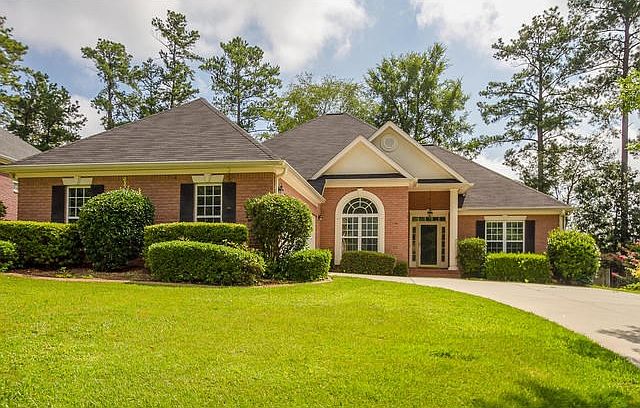 2nd image of 276 Newland Cir