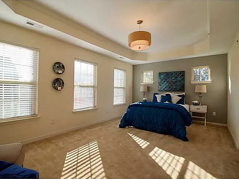 24 Zenith Loop — Photo 23