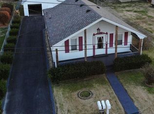 137 Center St, Lebanon Junction, KY 40150