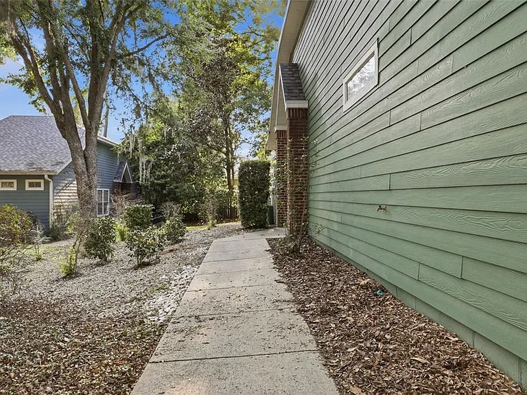 510 NW 50th Blvd #510 — Photo 4