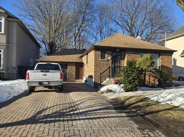 36 Noranda Dr, Toronto, ON M6M 2X9