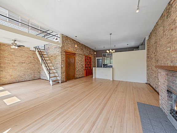 3rd image of 3717 N Pine Grove Ave #3S