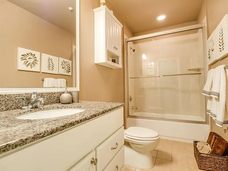 1209 Summit Ave #420 — Photo 12