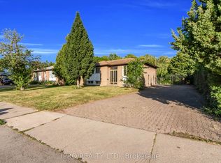 1398 Rebecca St, Oakville, ON L6L 1Z5