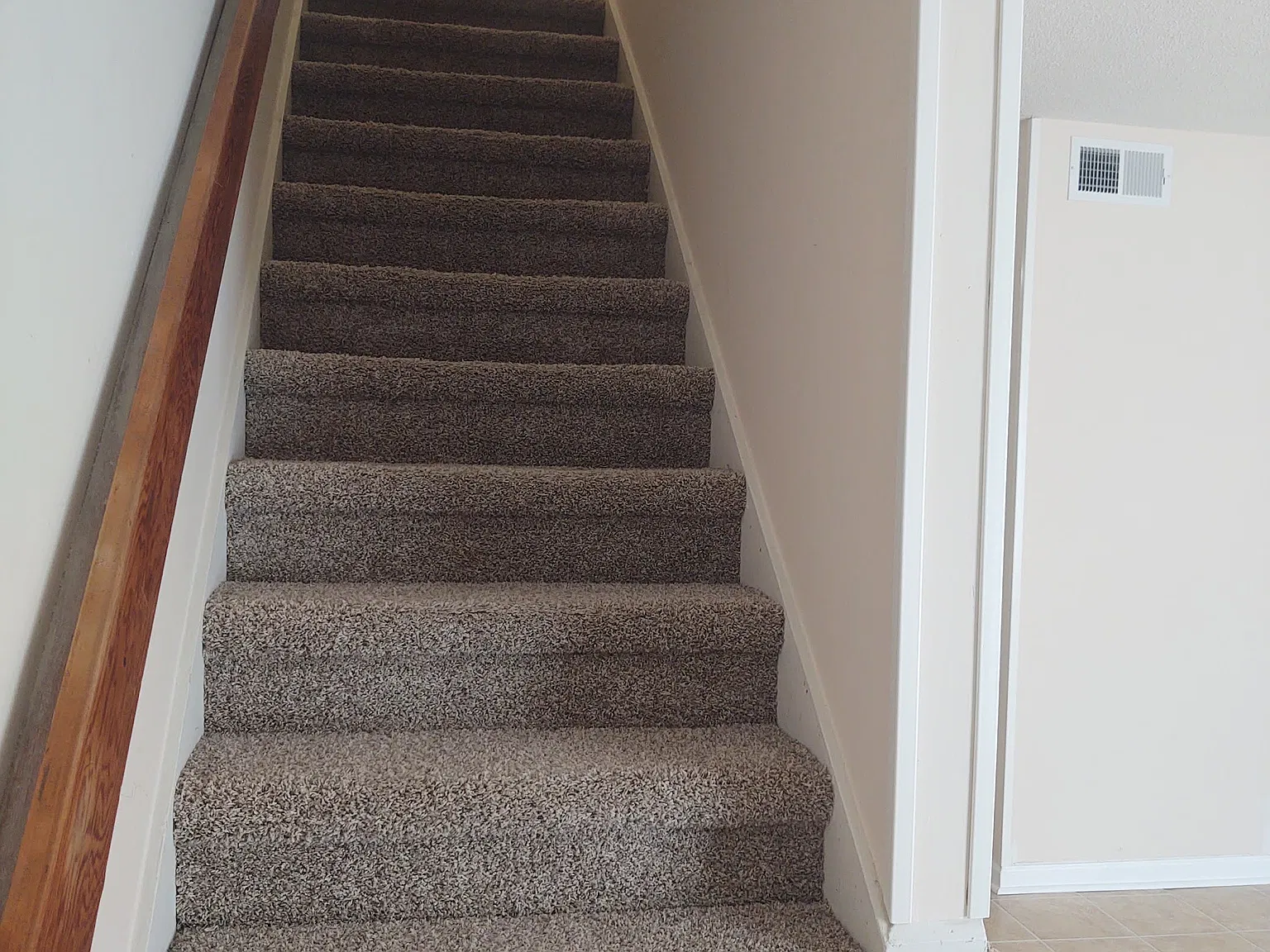 2 bed, 1.5 bath, 1050 sqft, $1,250 — Photo 1
