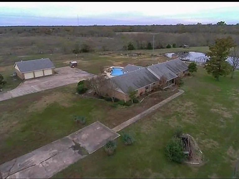 2039 Interstate Highway 30 W — Photo 12