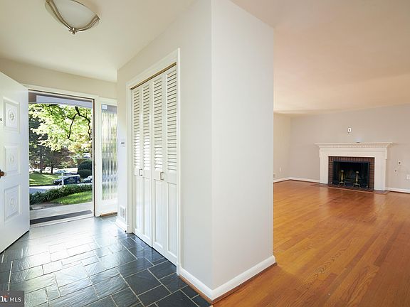 3rd image of 3124 Adrian Pl