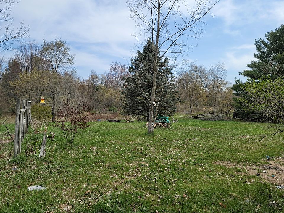 2nd image of 17622 Pierce Rd