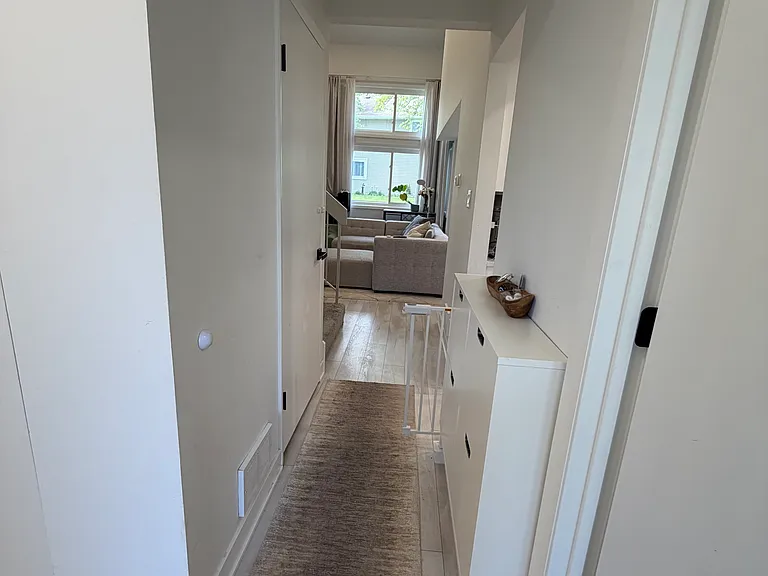 946 Princeton Ct — Photo 16