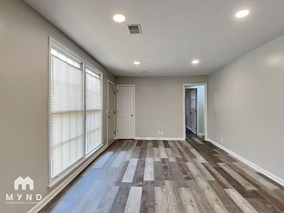 2nd image of 3835 Valley Ridge Dr