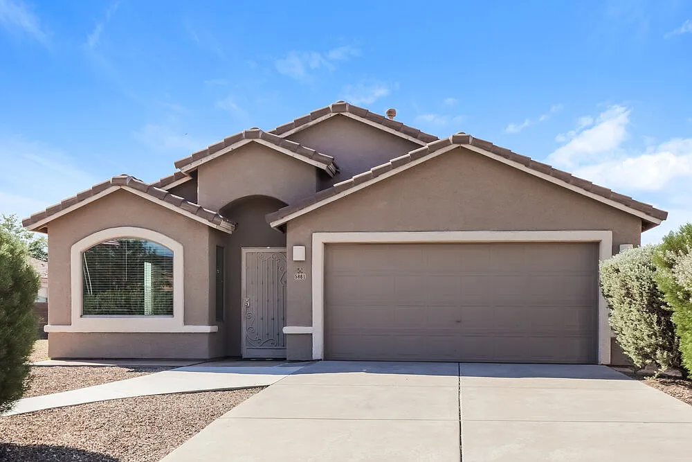 4 bed, 2.0 bath, 1873 sqft, $2,045 — Photo 1