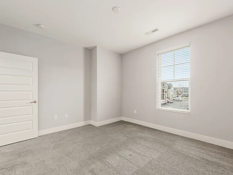Avery Pointe — Photo 13