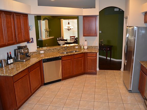 5th image of 18330 Cypress Bay Pkwy